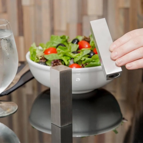 🩶American Metalcraft Salt and Pepper Shakers - Picture 4 of 10